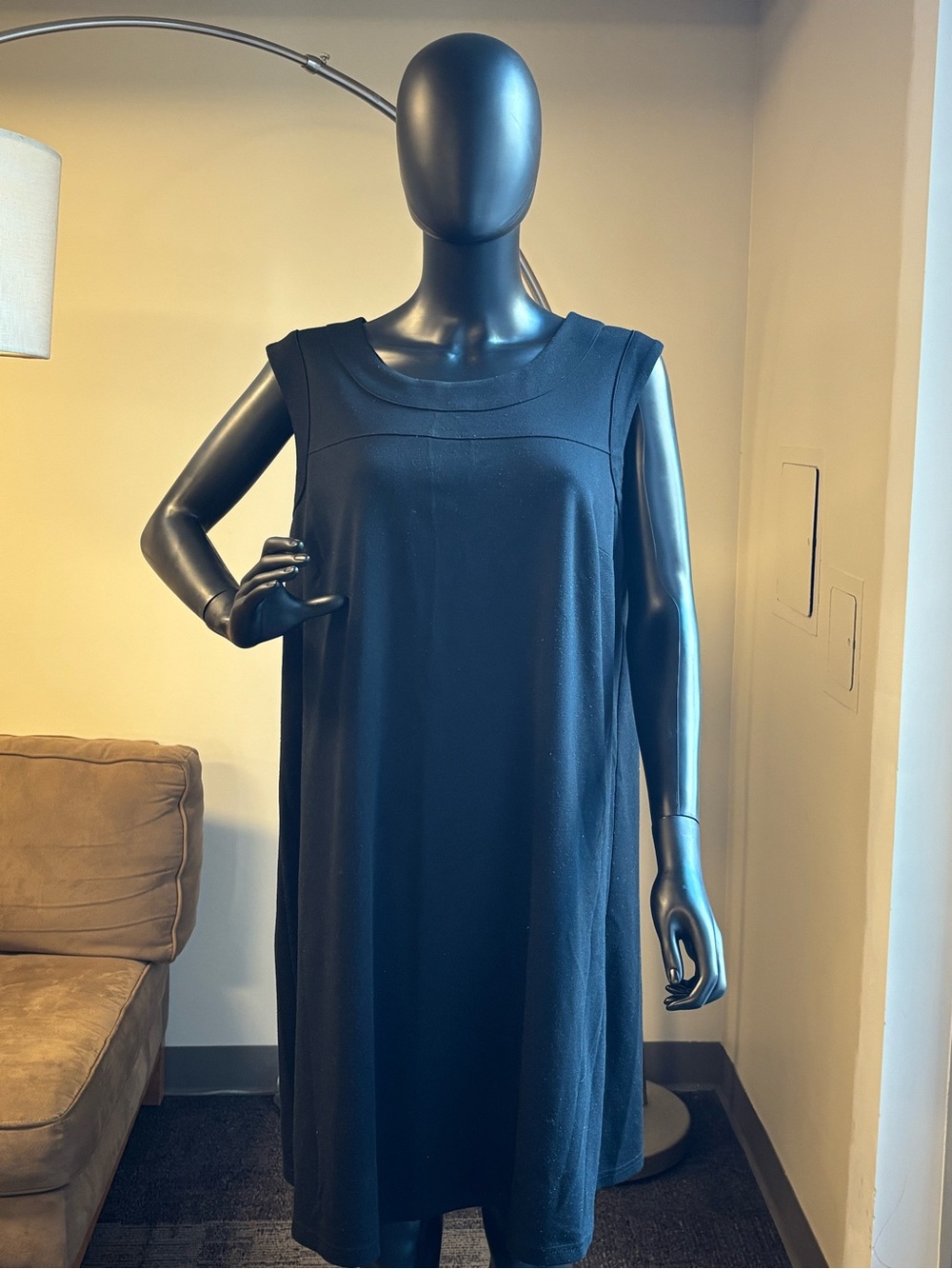 Black sleeveless maternity dress